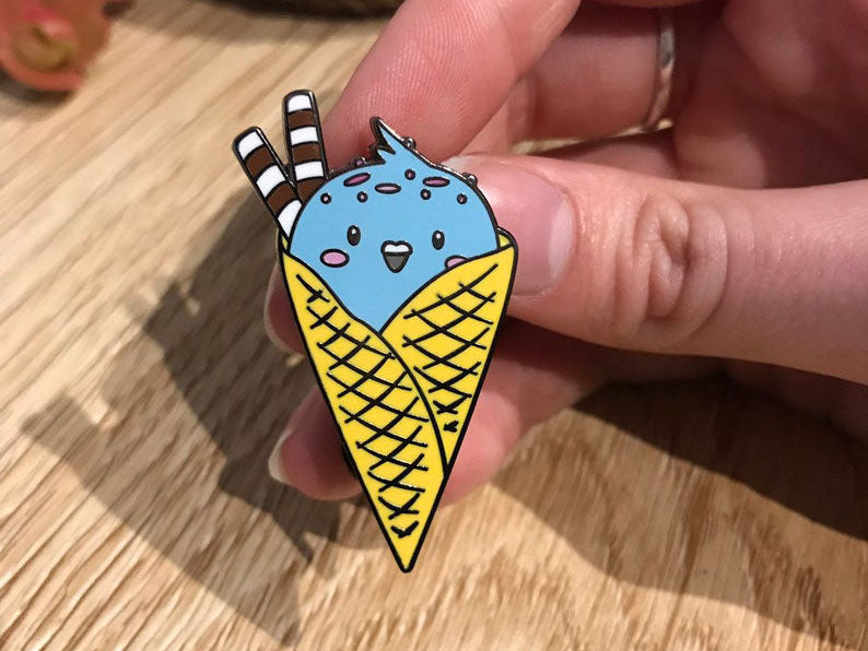 Bubblegum Budgie Enamel Pin